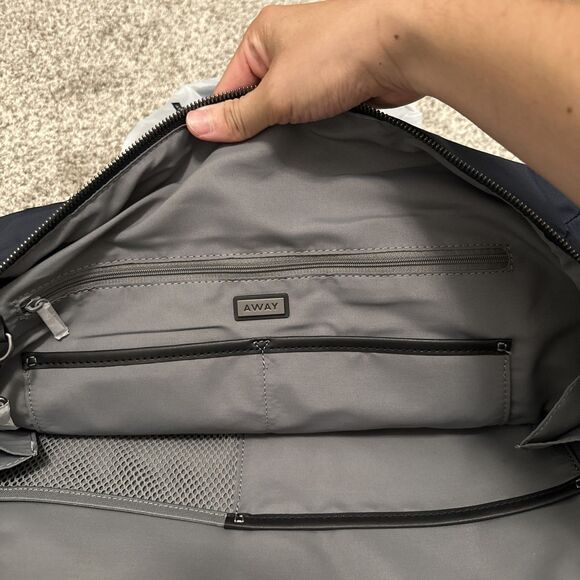 Away The Everywhere Shoulder Bag Navy Blue NWOT - Picture 6 of 9